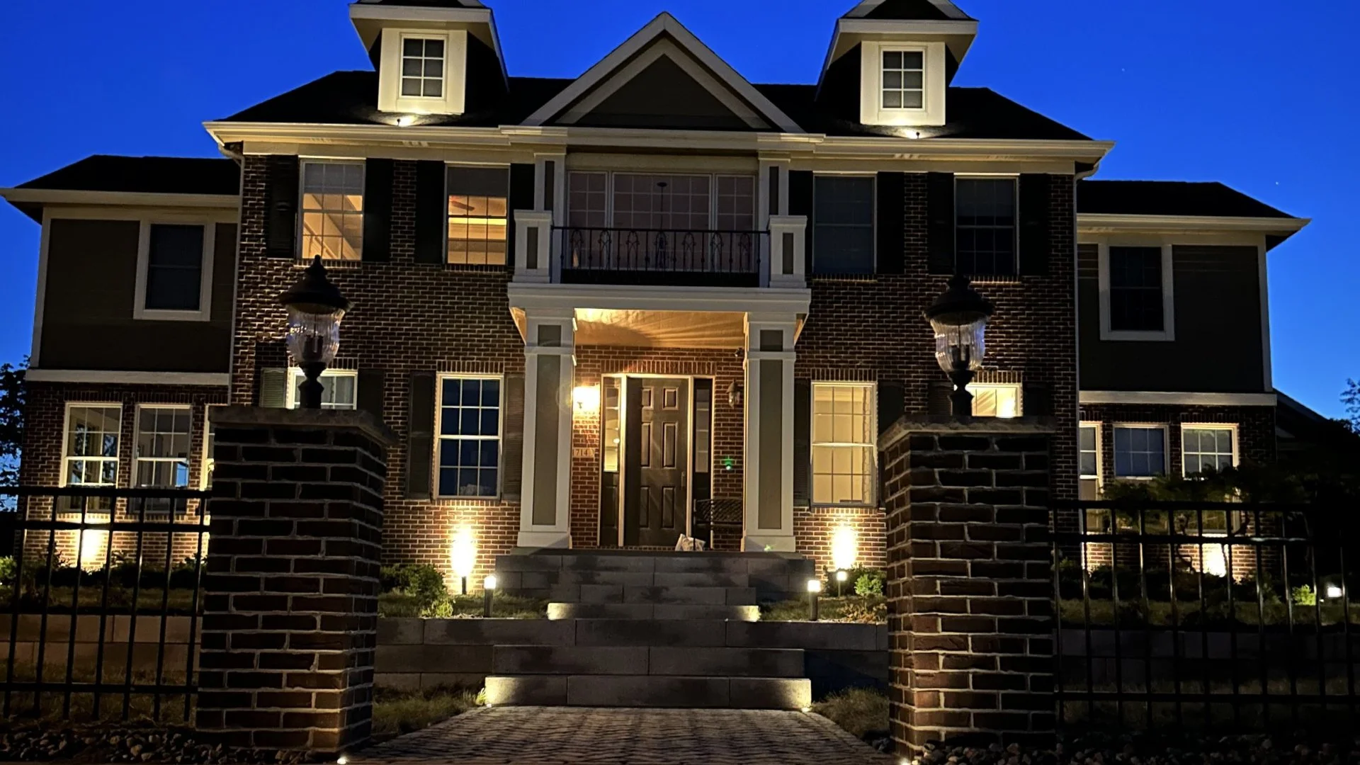 Comparing Warm vs Cool Color Temperatures for Landscape Lighting