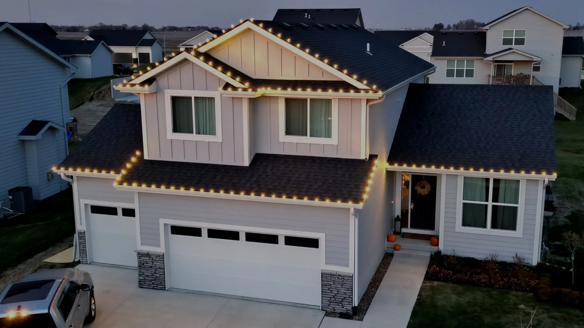 White vs Colored Christmas Lights - Which Should You Use?